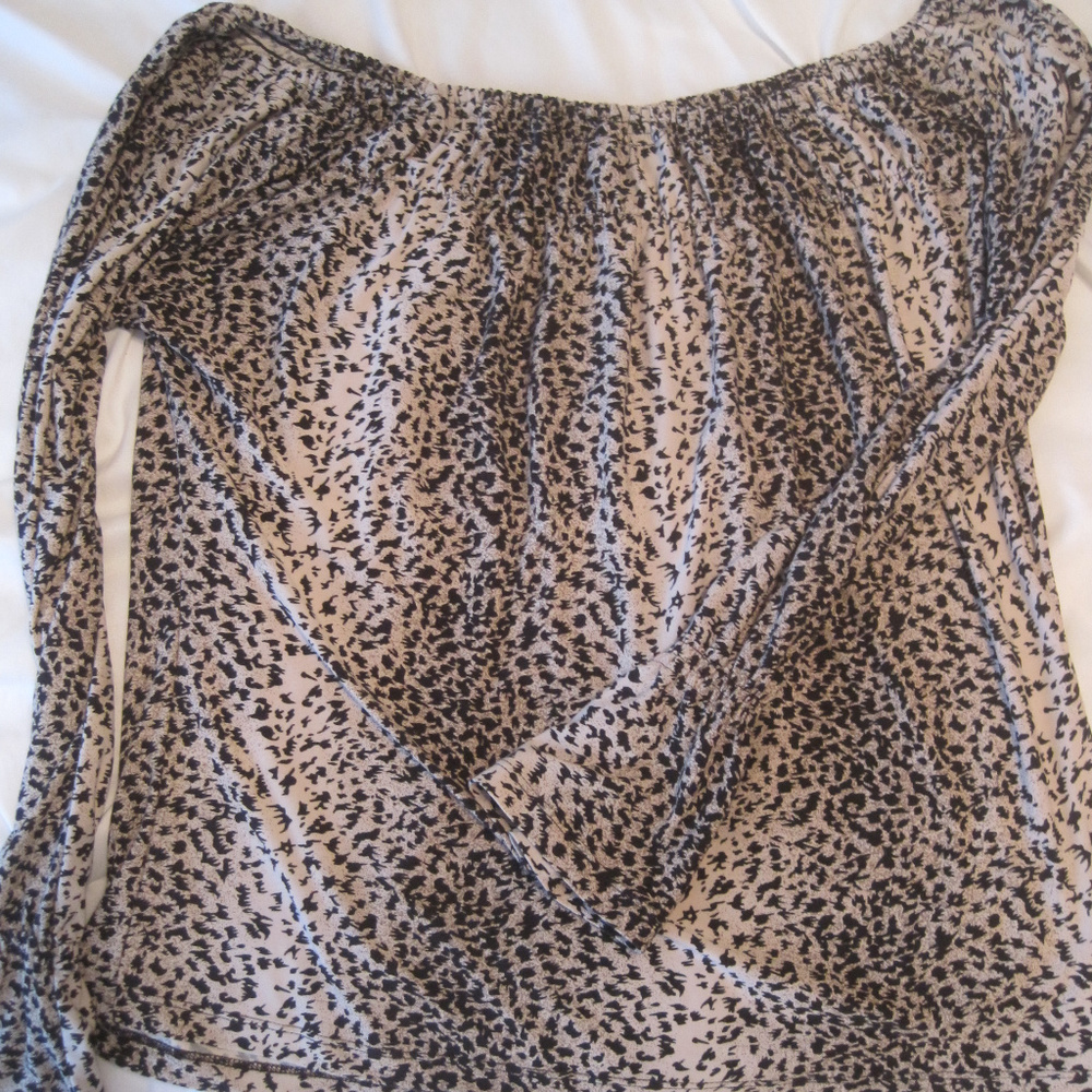 Q.U.E. ANIMAL PRINT OFF THE SHOULDER TOP